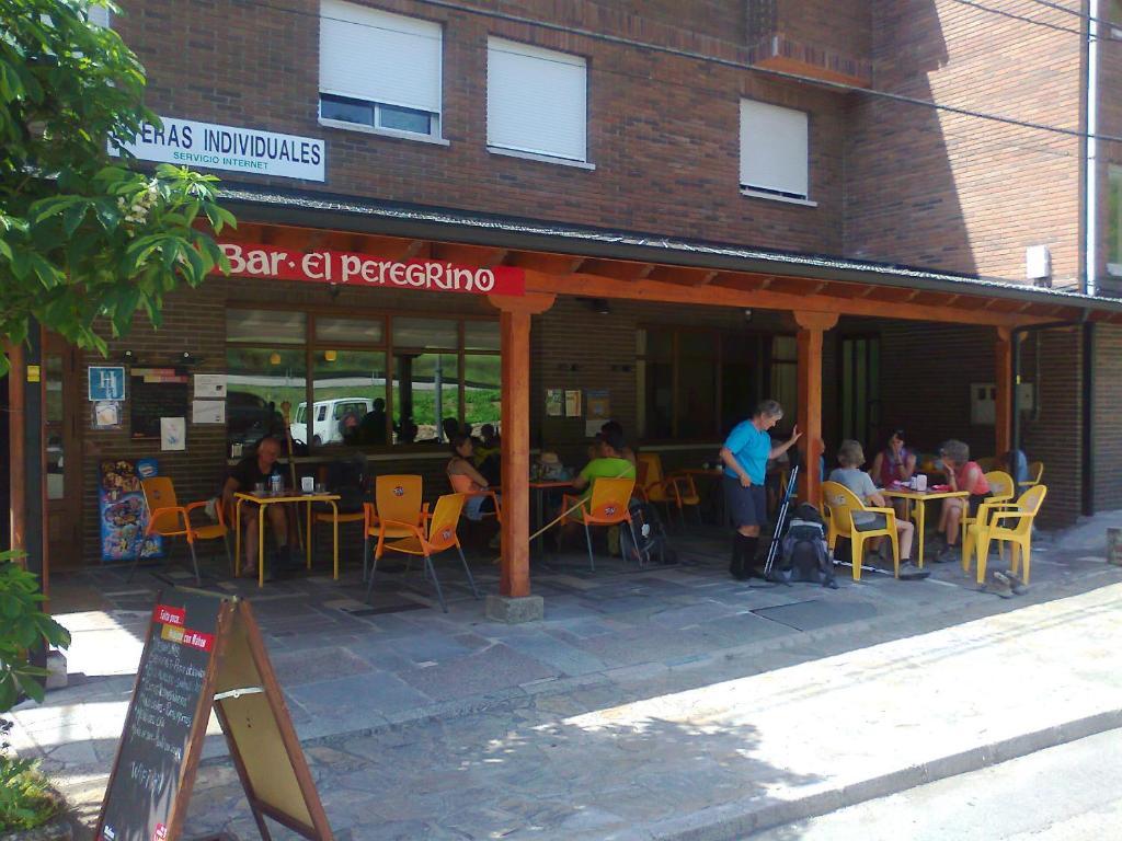 Hostal El Peregrino La Portela de Valcarce ภายนอก รูปภาพ