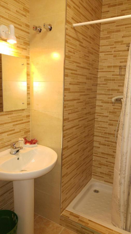 Hostal El Peregrino La Portela de Valcarce ภายนอก รูปภาพ