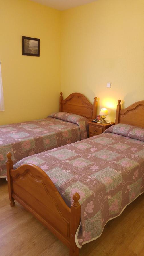 Hostal El Peregrino La Portela de Valcarce ภายนอก รูปภาพ