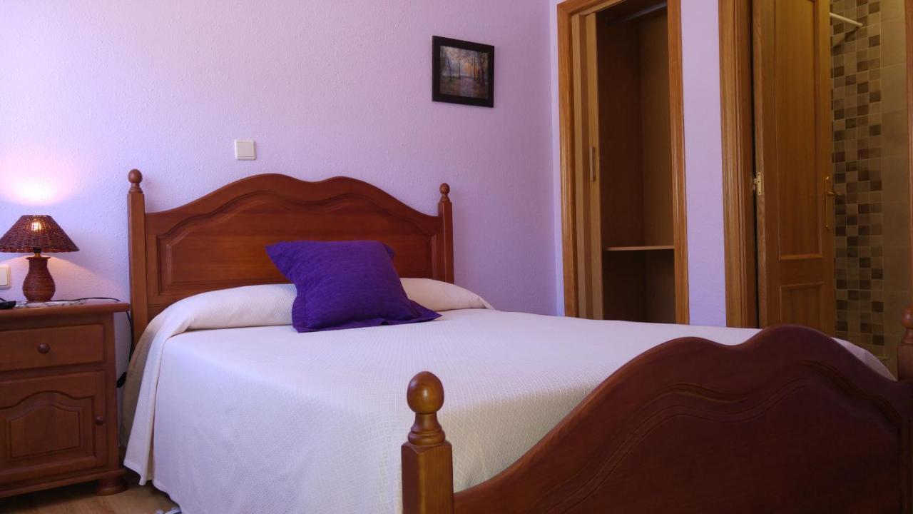 Hostal El Peregrino La Portela de Valcarce ภายนอก รูปภาพ